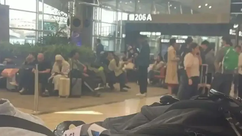 中国旅客：在机场听到巨响多人被吓哭