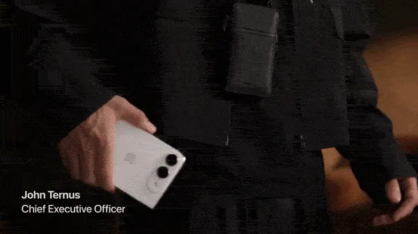 苹果首款折叠屏 iPhone 爆料汇总：或命名 iPhone Ultra，备货上调至千万部