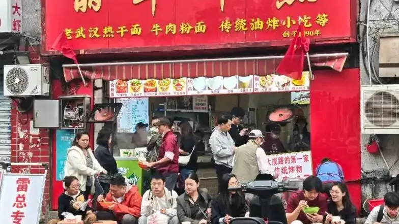 雷军带火的11元早餐3个月了还在排队