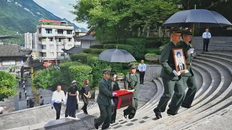 龚宝冬被追记一等功