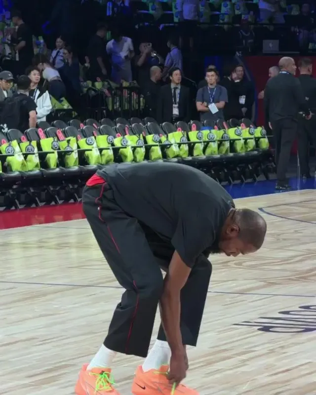 NBA中国赛火箭战胜独行侠