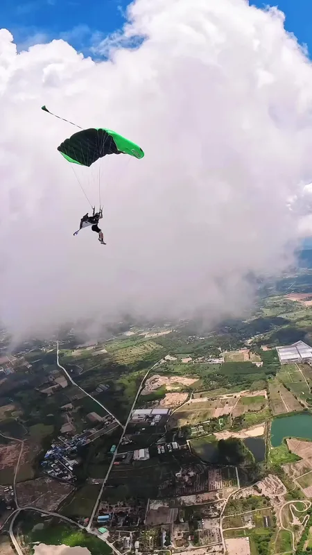 用中国人能飞献礼国庆