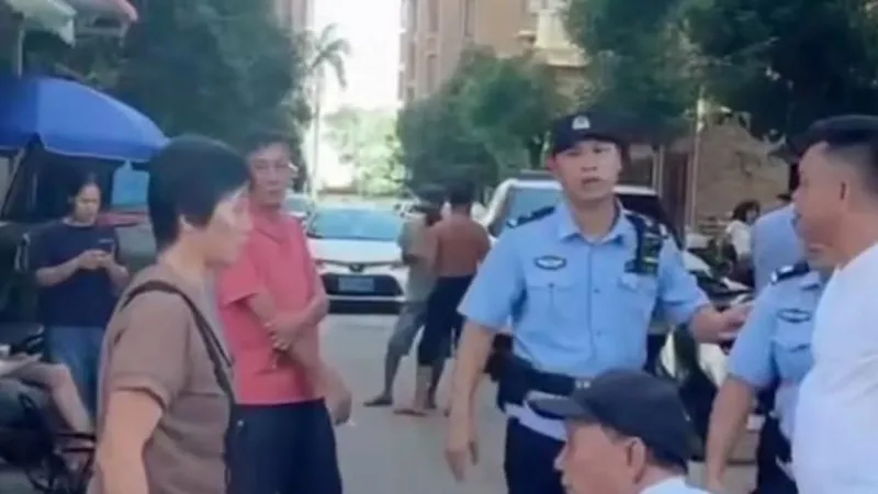 广东一小区疑现大量骨灰房？当地通报